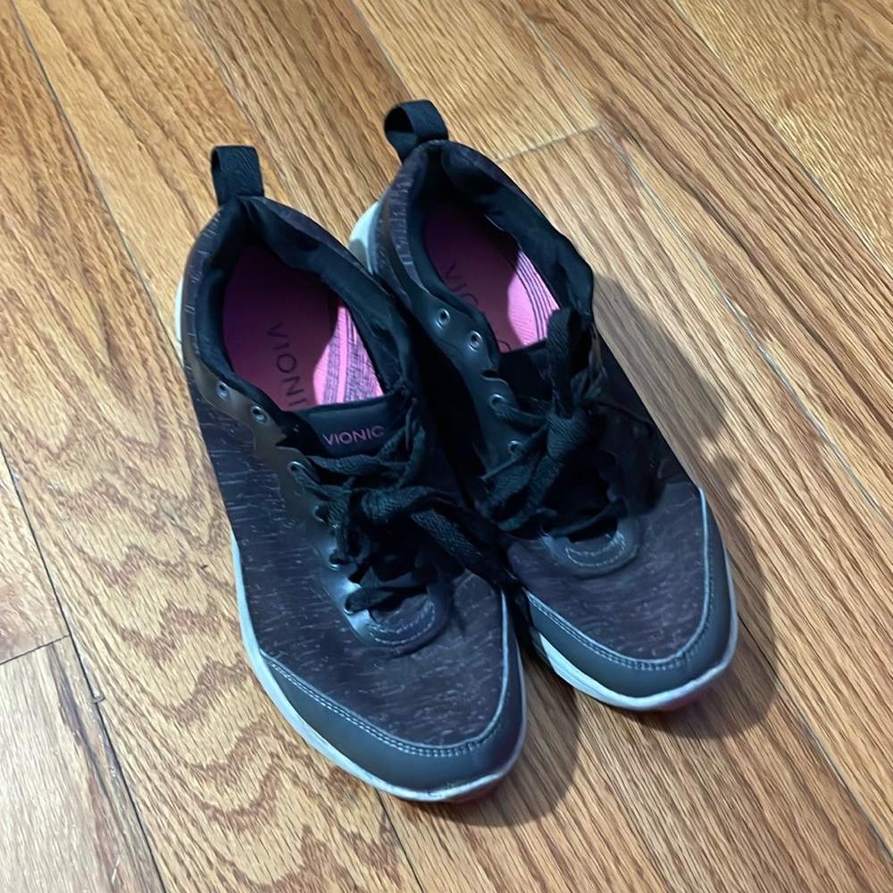 Vionic shoes